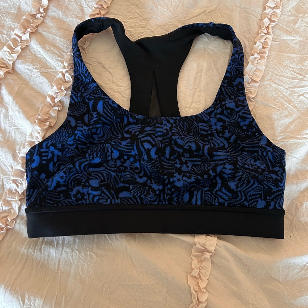 Lululemon sports bra size 2
